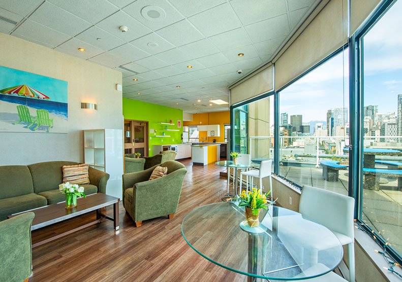 Grand Park Hotel & Suites